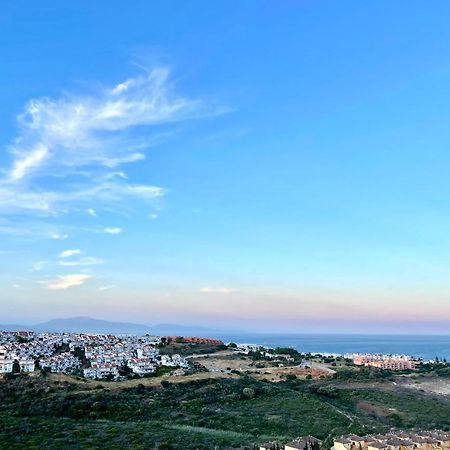 Top Sea View Apartment - 7 Minutes To Sotogrande Castillo de Sabinillas Exteriör bild